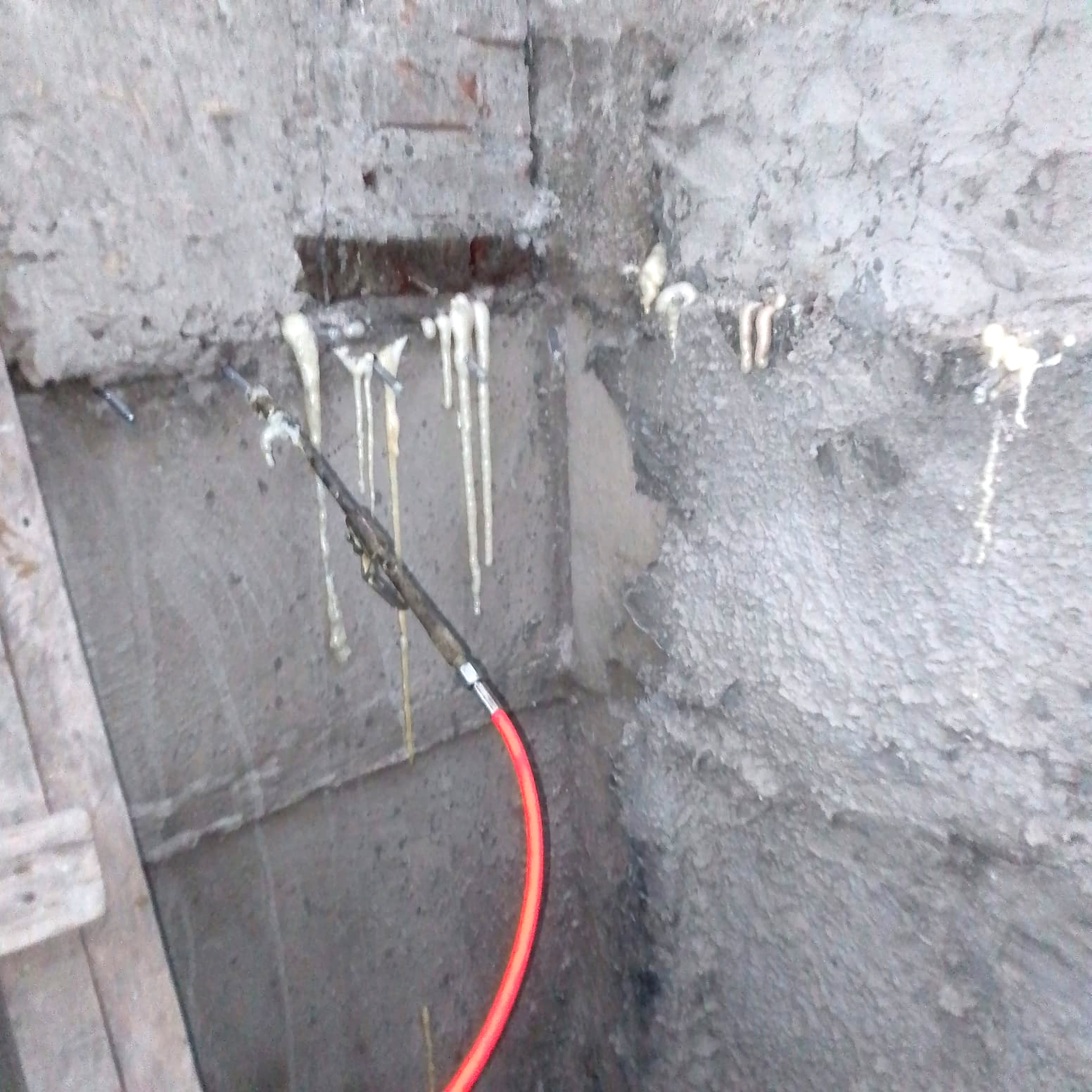 Hasil pekerjaan injeksi beton polyurethane pada pit lift rumah pribadi di Batu Nunggal Bandung Jawa Barat